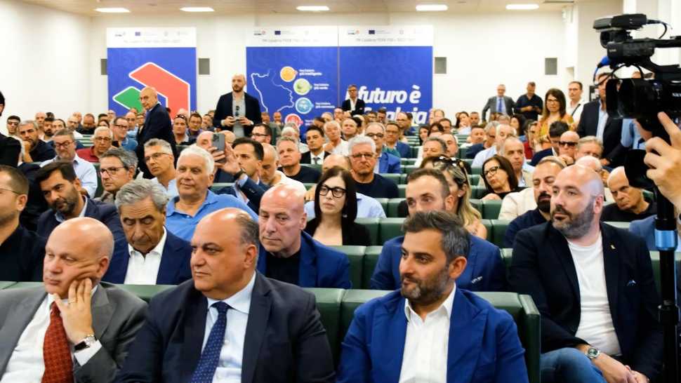 Depurazione in Calabria, in campo interventi per 175 milioni di euro. Occhiuto: «Priorità assoluta» 53 Depurazione incontro Cittadella