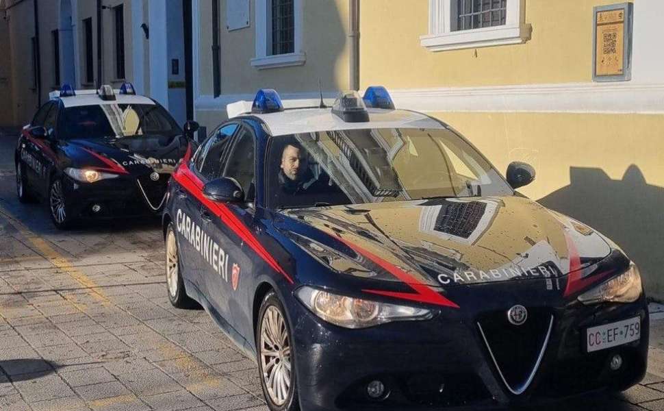 Giovane accoltellata Castrovillari - carabinieri - tentato femminicidio 01