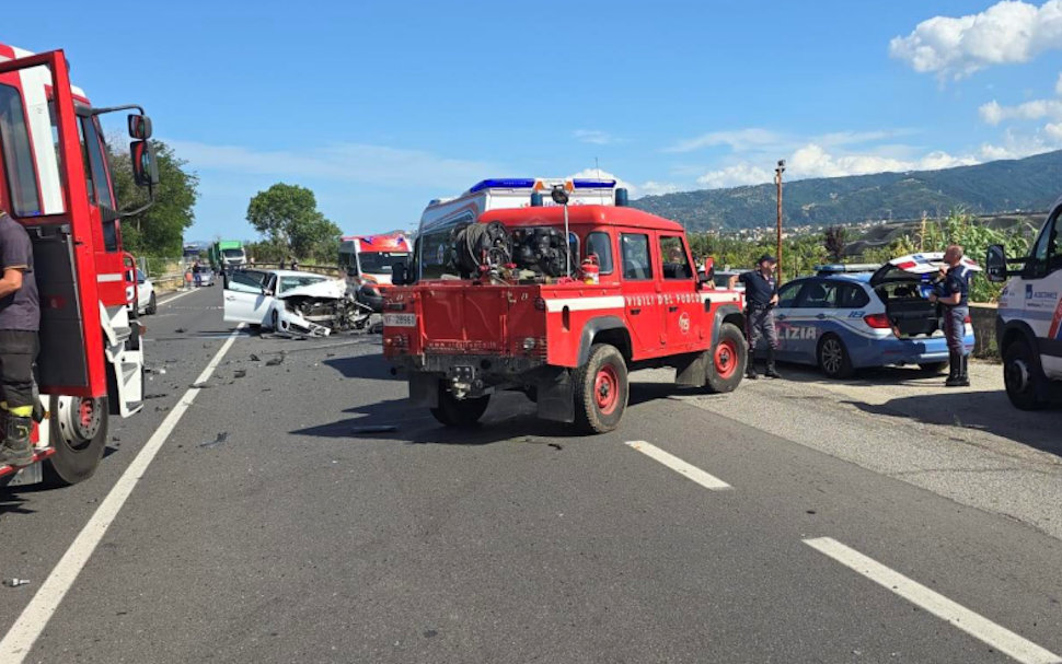 Incidente stradale Statale 106  vittima acri Corigliano Rossano