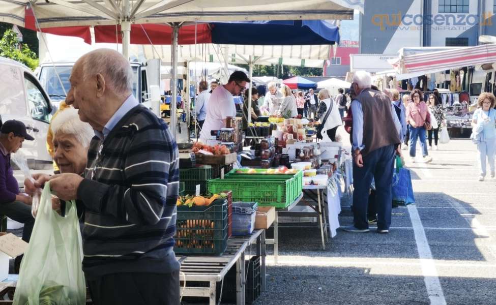 Rende, 12 mesi di opposizione: il bilancio di Trombino tra viabilità, ospedale e fondi per la città 54 Mercato Rende Via Parigi - Trombino