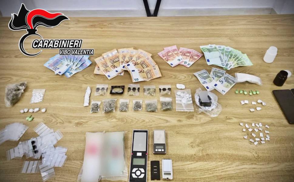 Nicotera arresto cocaina hashish marijuana