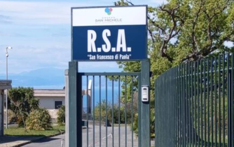 Rsa di San Nicola Arcella, accordo 'ponte' per la gestione: 70 posti di lavoro da salvaguardare 52 Rsa San nicola Arcella