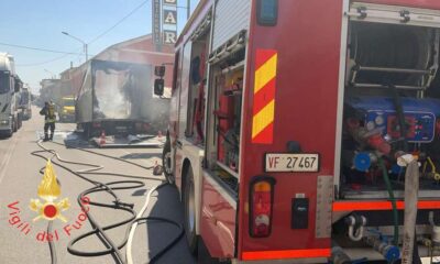 Statale 106_camion_fiamme