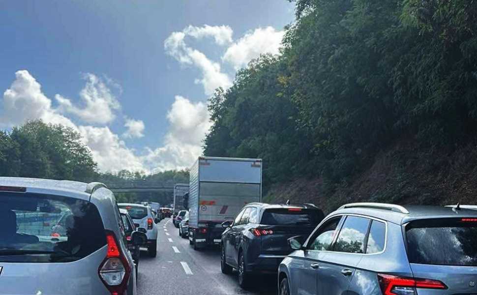 Traffico bloccato A2