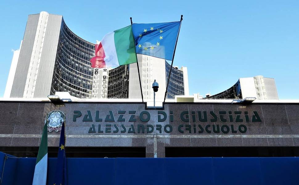 Tribunale Napoli - sim detenuto cosentino