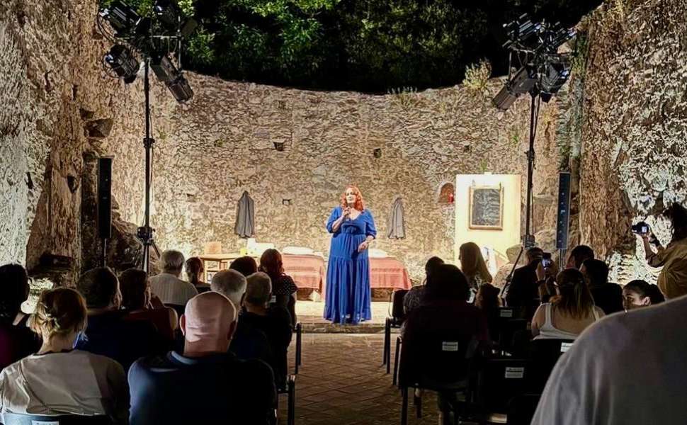 Oltre 100 appuntamenti per "Calabria in Fabula 2026": il festival itinerante tra teatro, danza e comunità 52 Vera Segreti - Calabria in Fabula 01