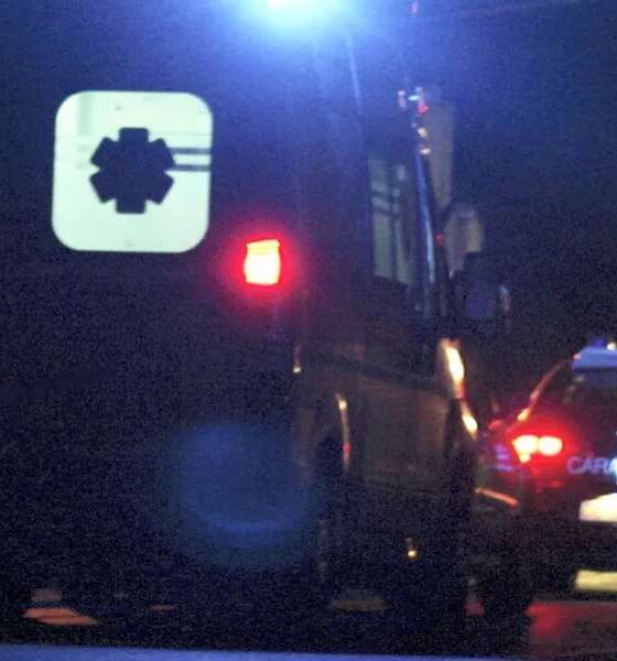 ambulanza carabinieri notte