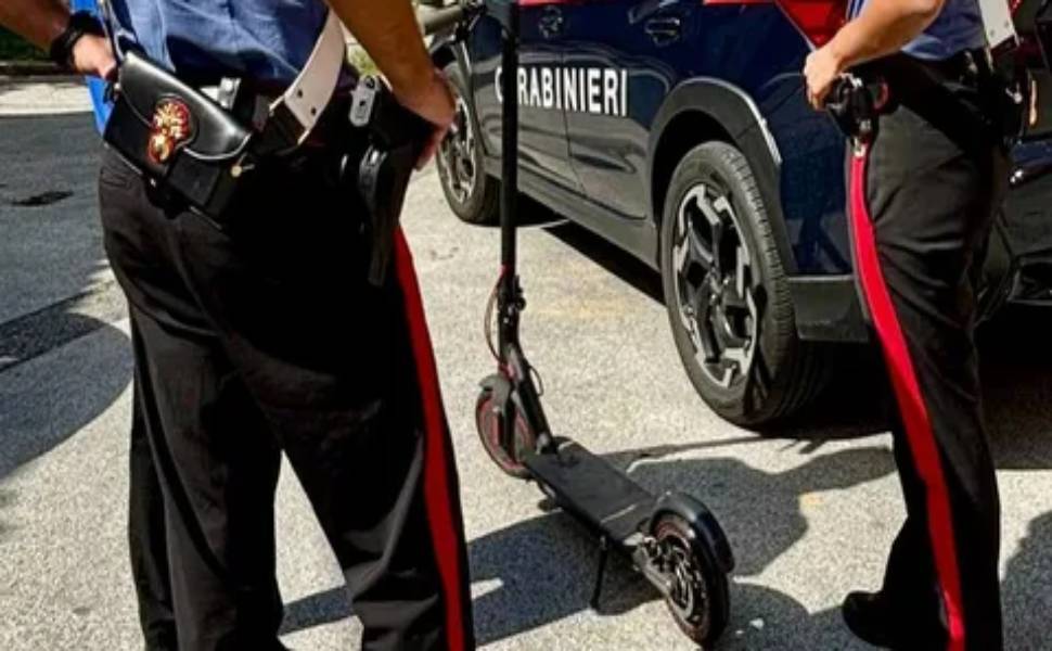 Movida estiva, tra patenti ritirate per guida in stato d'ebbrezza e oltre 1.100 euro di sanzioni 52 carabinieri controlli monopattini bici 03 movida estiva