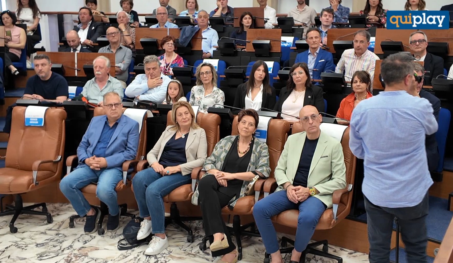 Cosenza, Camera di Commercio apre le porte al territorio: premiate 77 imprese storiche della provincia 52 foto 1