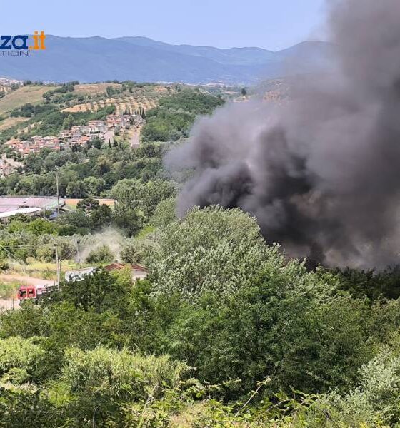 incendio cosenza via fratelli cervi 02