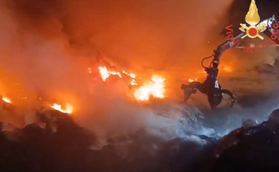 incendio lamezia pneumatici gomme