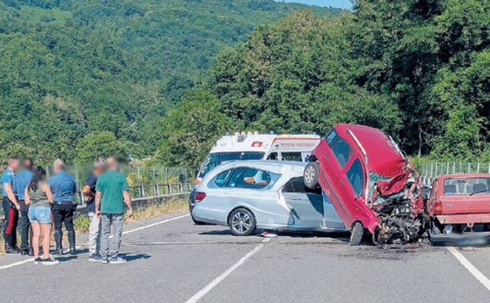 Colosimi, tragico schianto frontale sulla Statale 616 di Pedivigliano: muore un 35enne di Bianchi, 5 feriti 52 incidente pedivigliano
