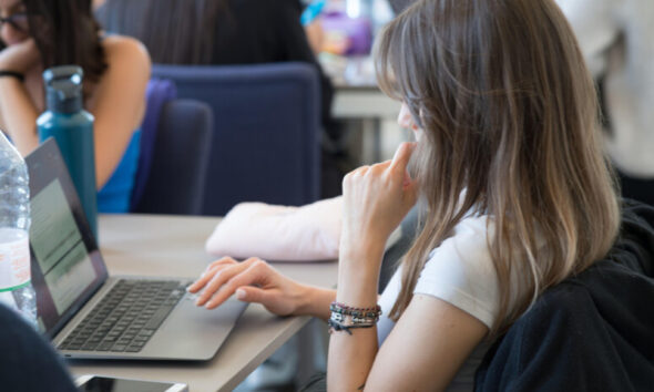 intelligenza-artificiale-studenti-ocse-ue