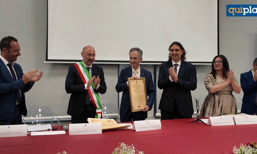 Diamante conferisce la cittadinanza onoraria a Nicola Leone, ex rettore dell’UniCal
