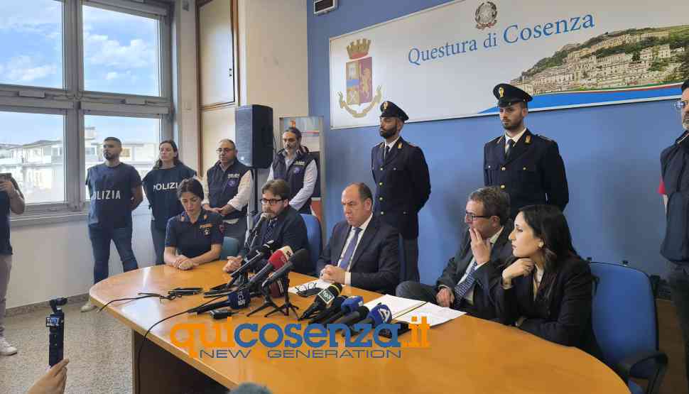 strage-amendolara-conferenza-stampa-questura-cosenza