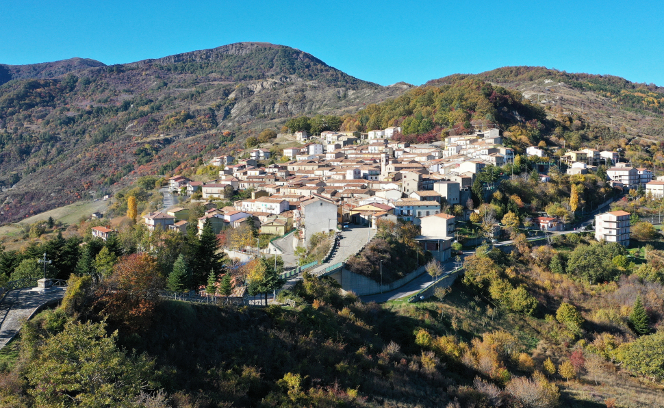 "La terra dei miti": rilancio e valorizzazione aree interne: 12 milioni di euro a 18 comuni dell'Alto Jonio Cosentino 52 Alessandria del Carretto Alto Jonio Cosentino