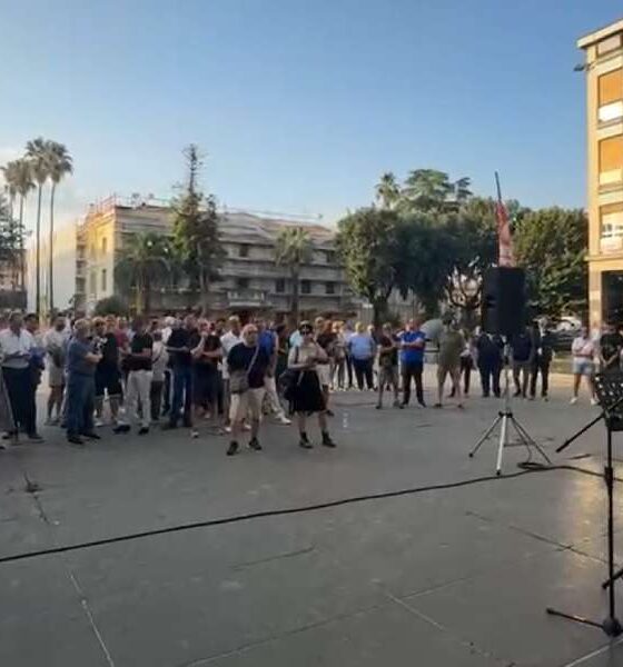 Amaco Sit in Cosenza comune 02