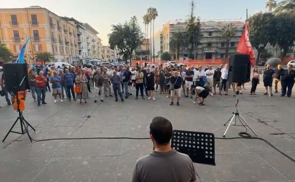 Amaco Sit in Cosenza comune 03