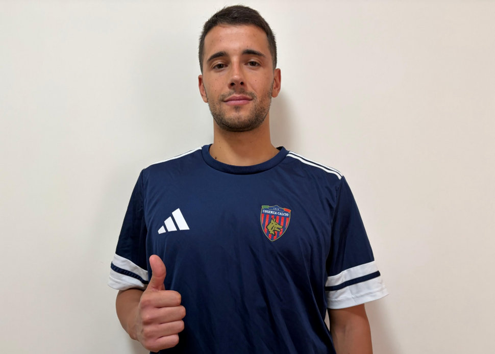 Antonio D’Alena al Cosenza Calcio: ufficiale l’arrivo del 28enne centrocampista ex Casarano 51 Antonio DAlena Cosenza Calcio