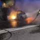 Incidente nella notte: auto prende fuoco, dopo l'impatto contro un muretto 52 Auto impatta e prende fuoco - Catanzaro - Viale Magna Graecia 01