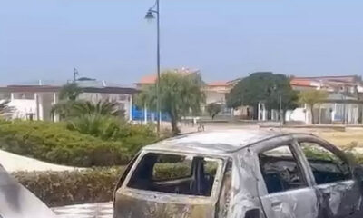 Auto in fiamme Tortora
