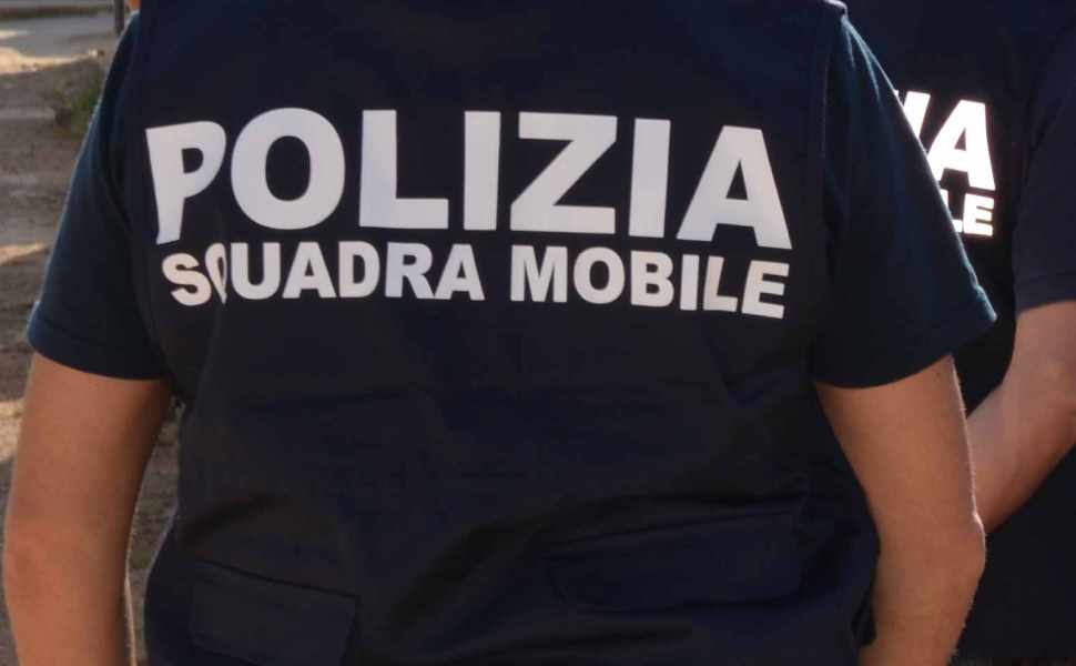 Blitz antidroga squadra mobile cosenza lazio 02