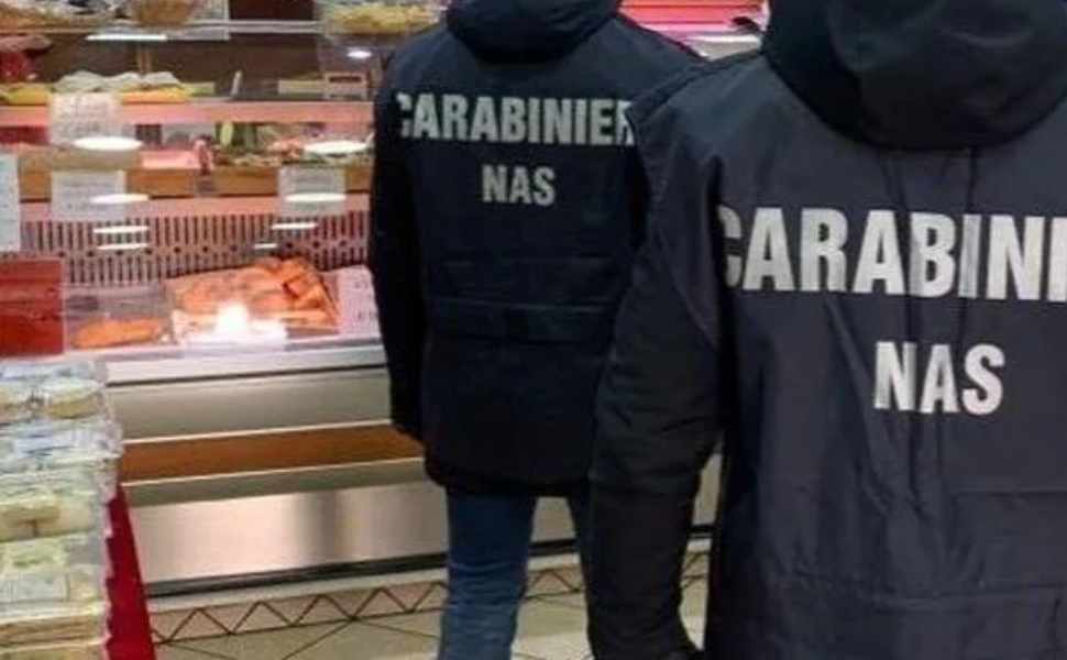 Carabinieri NAS supermercato alimenti 2