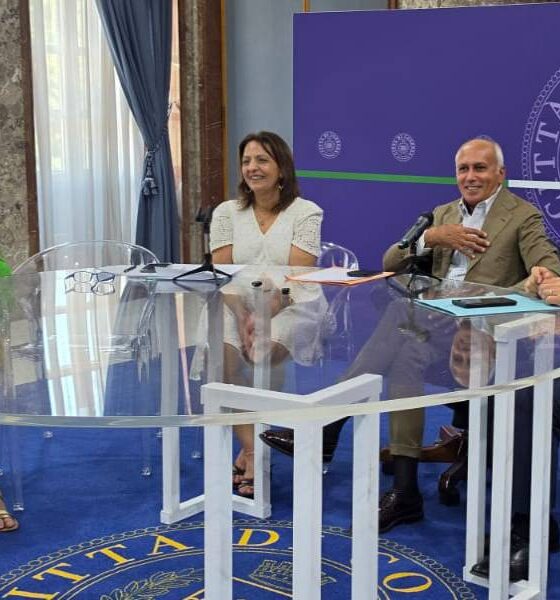 "Cosenza Crea", l'artigianato motore di sviluppo: dal marchio "Fatto a Cosenza" ad un souvenir identitario 56 Cosenza Crea - artigianato 01