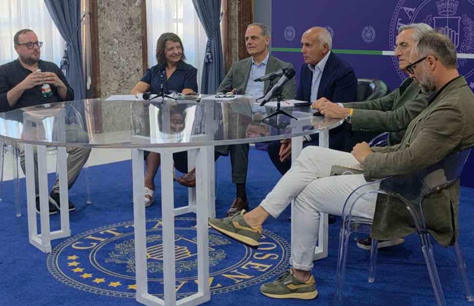Cosenza, al via il bando per sostenere il commercio. Con Agenda Urbana fino a 30mila euro alle imprese 52 Cosenza bando aiuti 2