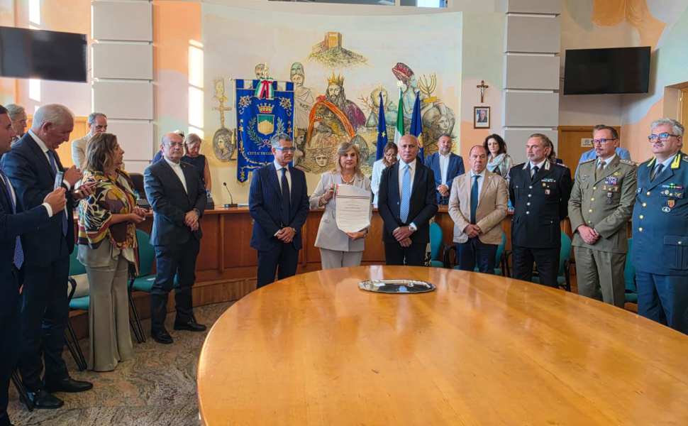 Cosenza, conferita la cittadinanza onoraria al Prefetto Vittoria Ciaramella 52 Cosenza cittadinanza onoraria Vittoria Ciaramella 2