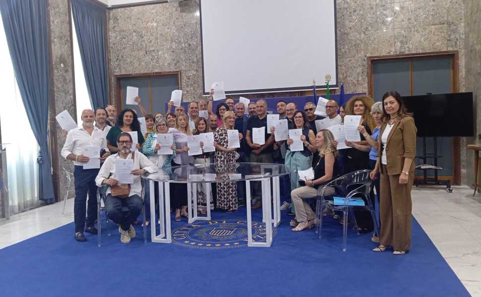 Cosenza, 30 stabilizzazioni. I TIS diventano dipendenti comunali. Caruso: «Uno dei nostri risultati più importanti» 51 Cosenza_stabilizzazione_TIS