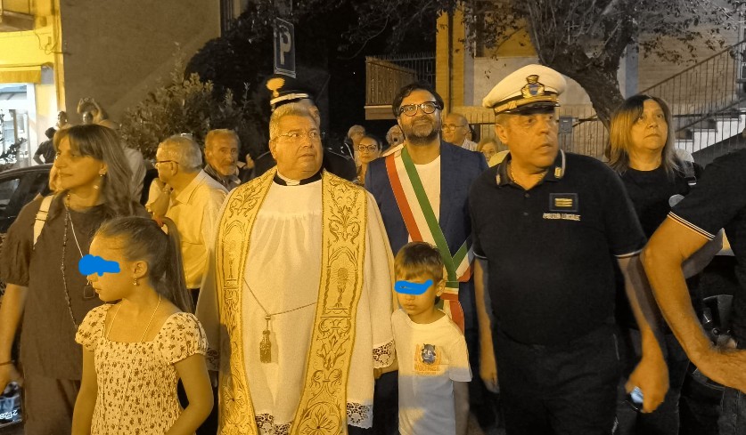 Celico celebra la Madonna del Carmine con la tradizione del quadro scoperto dai briganti 52 Celico celebra la Madonna del Carmine con la tradizione del quadro scoperto dai briganti