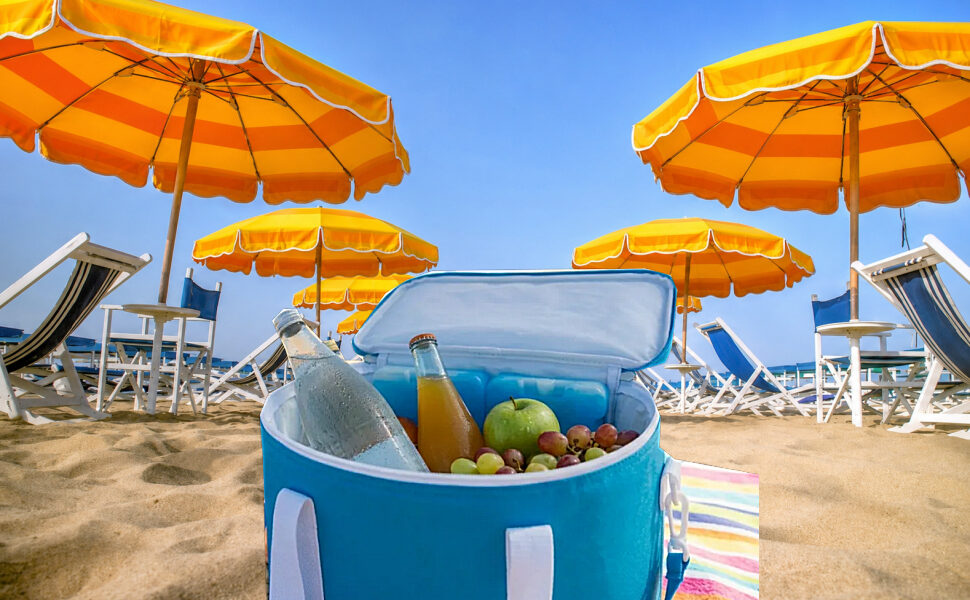 Cibo e acqua da casa vietati nei lidi