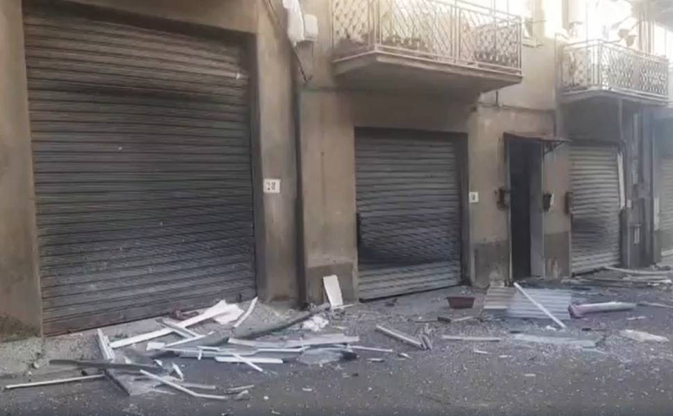 Forte esplosione all'alba a San Giovanni in Fiore: ferite 2 persone, marito e moglie 52 Esplosione San Giovanni in Fiore 01