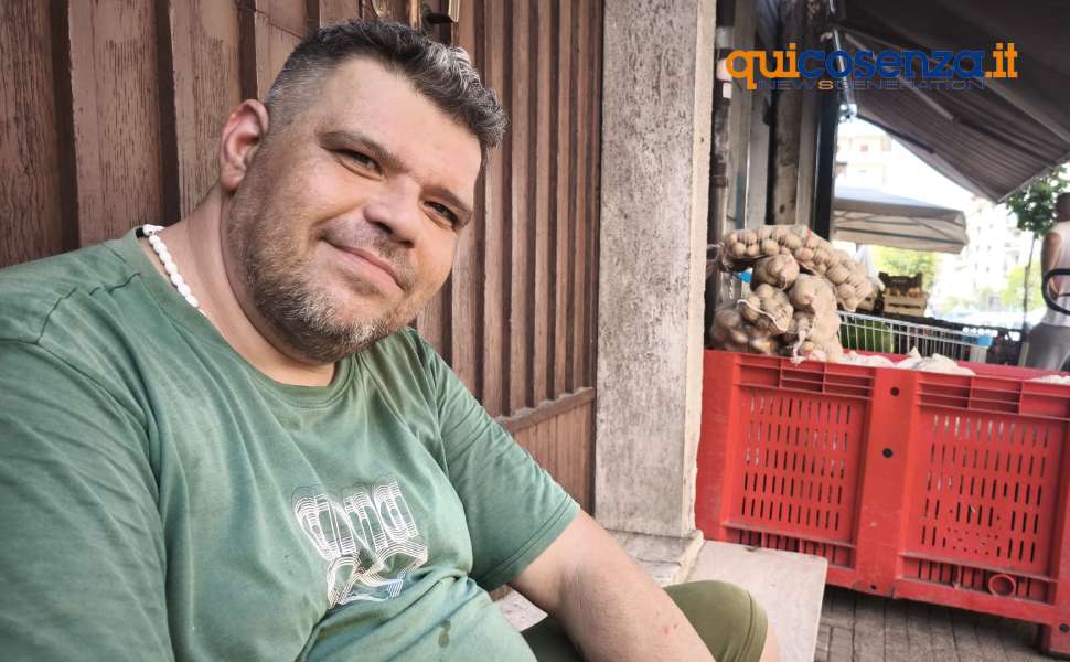 Francesco protesta comune cosenza
