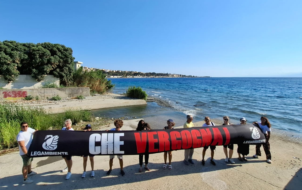 Goletta verde che vergogna