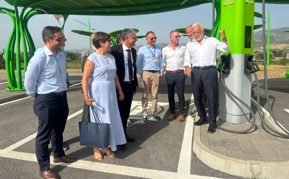 Nuova "Green Island" sull’autostrada A2: inaugurata a Lattarico l'area di sosta intelligente 53 Green Island Lattarico 03