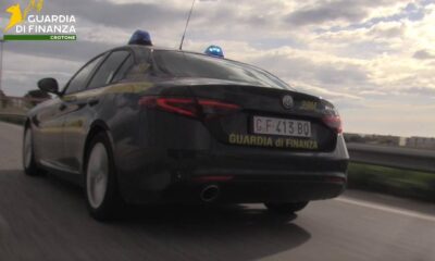 Guardia finanza crotone - sequestro imprenditore impianti elettrici 03