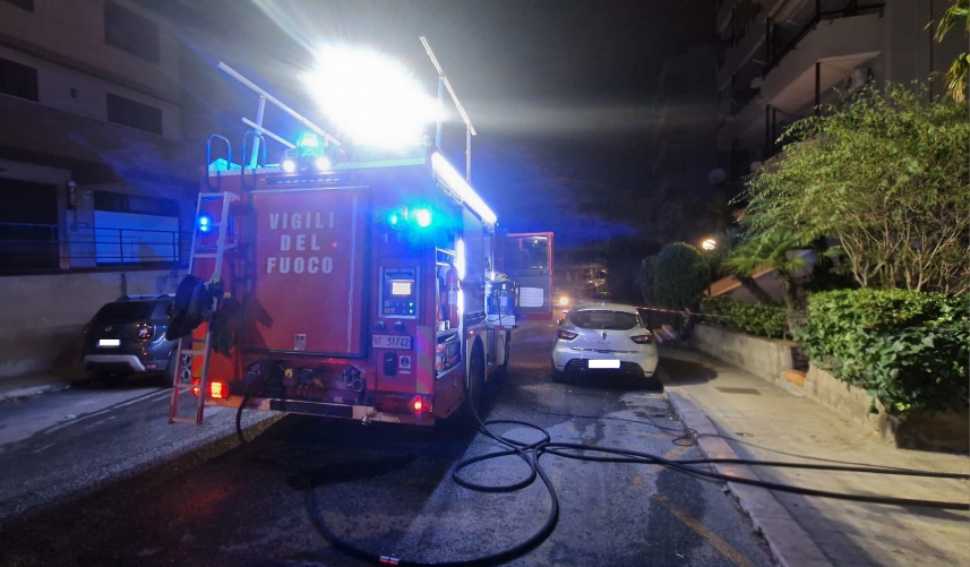 Incendio garage Reggio Calabria