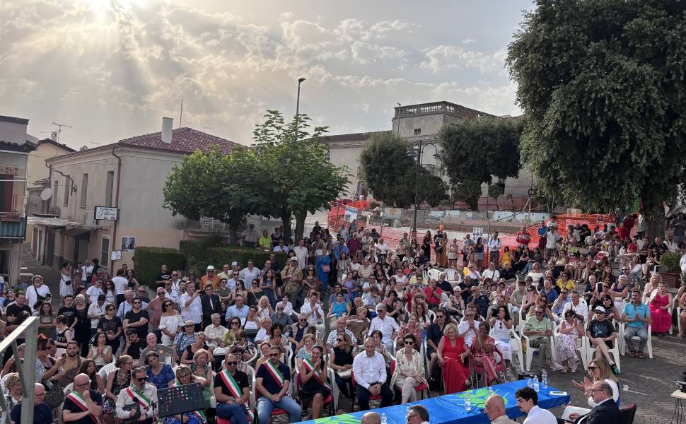 A Montegiordano il Festival "Il Paese della Poesia d'Amore": 5 giorni di eventi 95 Montegiordano - Festival della Poesia e dell'amore 03