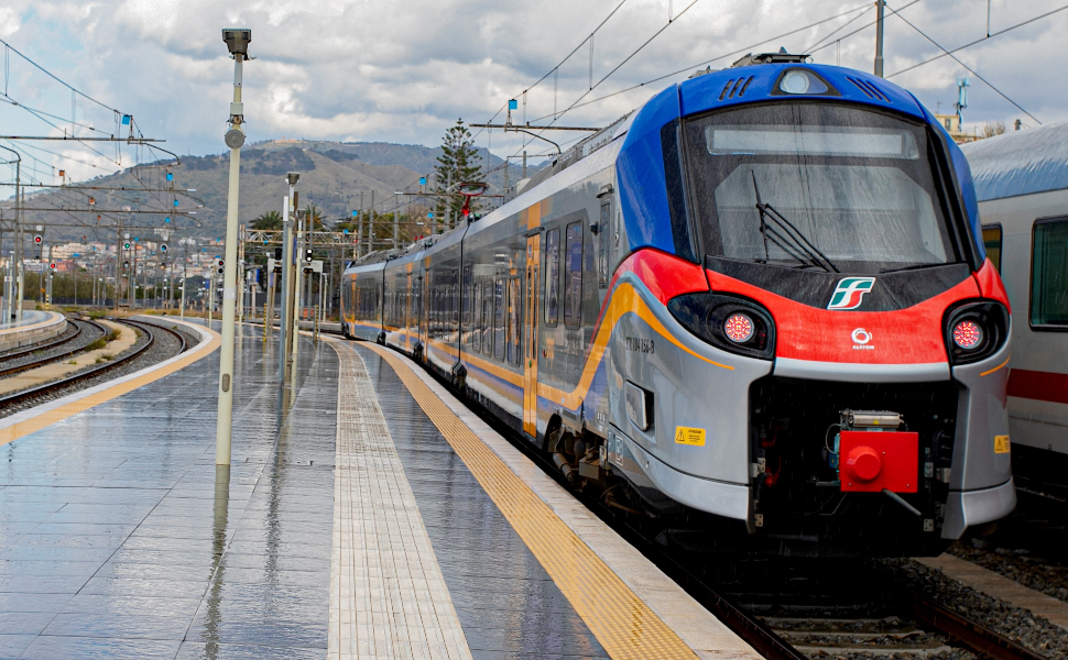 Oliverio attacca la riforma dei trasporti: «Perché cancellare ARTCal? La Regione dica la verità» 52 Oliverio-riforma-trasporti-ARTCal-treno