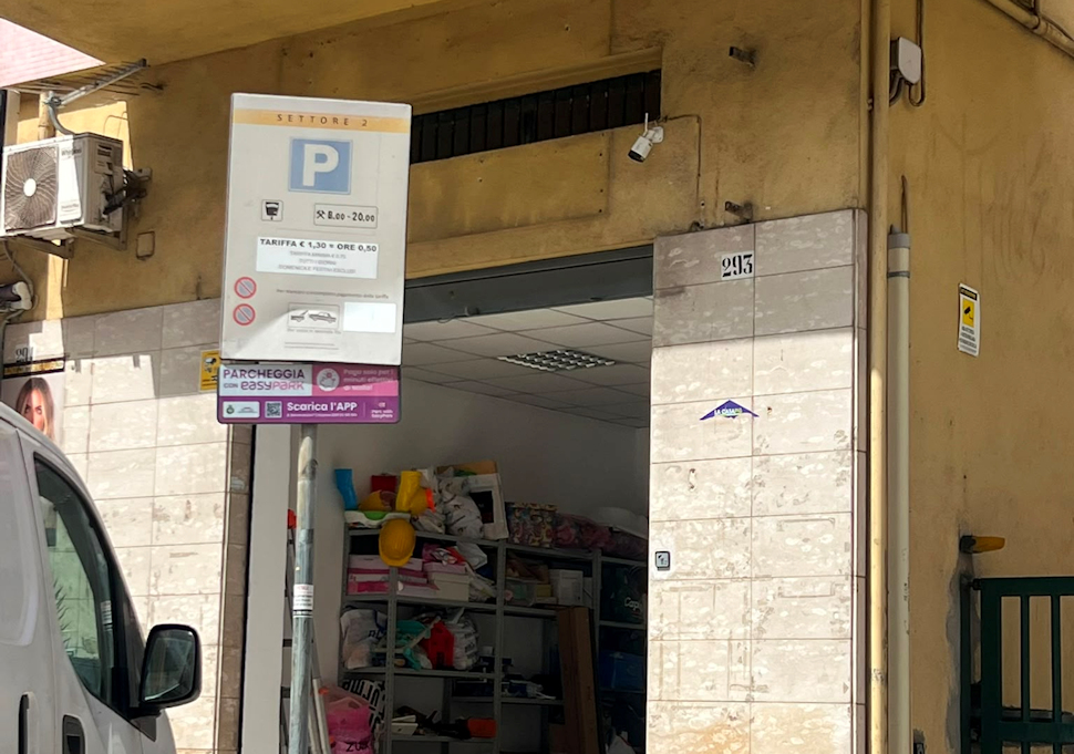 Cosenza, odissea per un passo carrabile: documenti in regola pagamenti effettuati, ma l'autorizzazione non arriva 52 Passo Carraio Cosenza