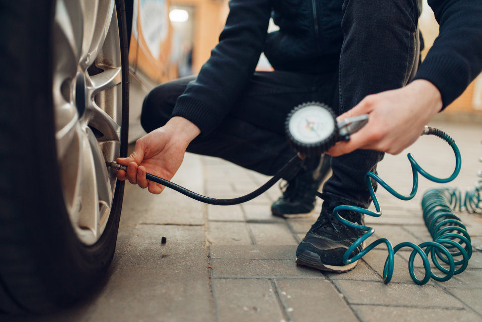 Vacanze Sicure 2026: in Calabria un’auto su tre è irregolare: gomme lisce, auto sempre più vecchie e mancate revisioni 53 Pneumatici Gonfiaggio