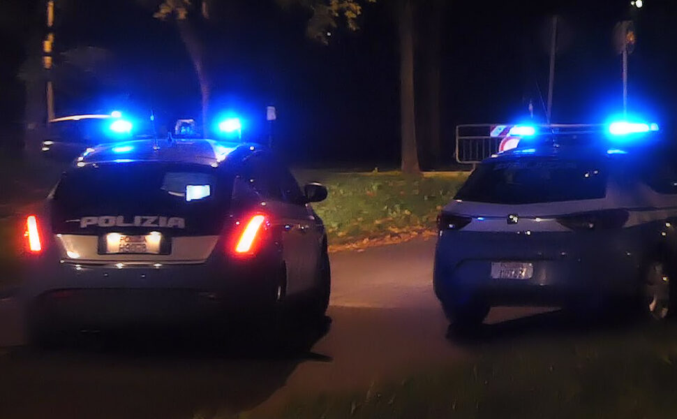 Polizia auto notte controlli