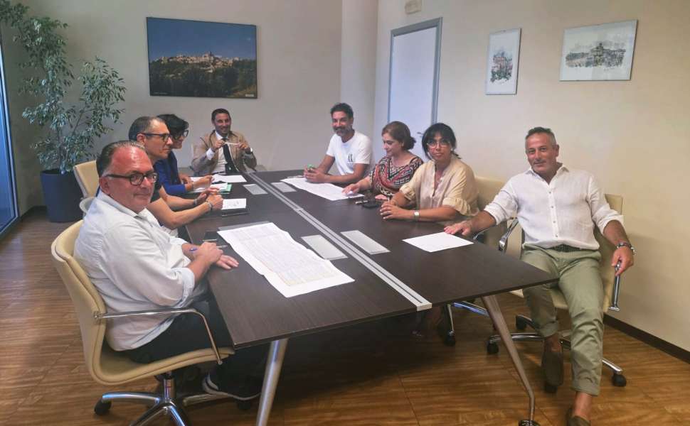 Rende, scuole sicure a settembre: vertice in Comune per pianificare i lavori estivi 51 Rende_scuole_lavori