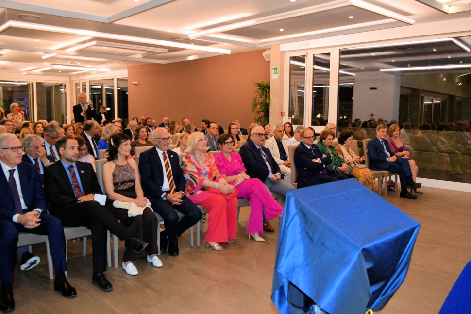 Rotary Club Presila Cosenza Est: la profesoressa Daniela Fanello nuova presidente. Inaugurato l'anno sociale 2026 52 Rotary Club Presila Cosenza Est Fanello
