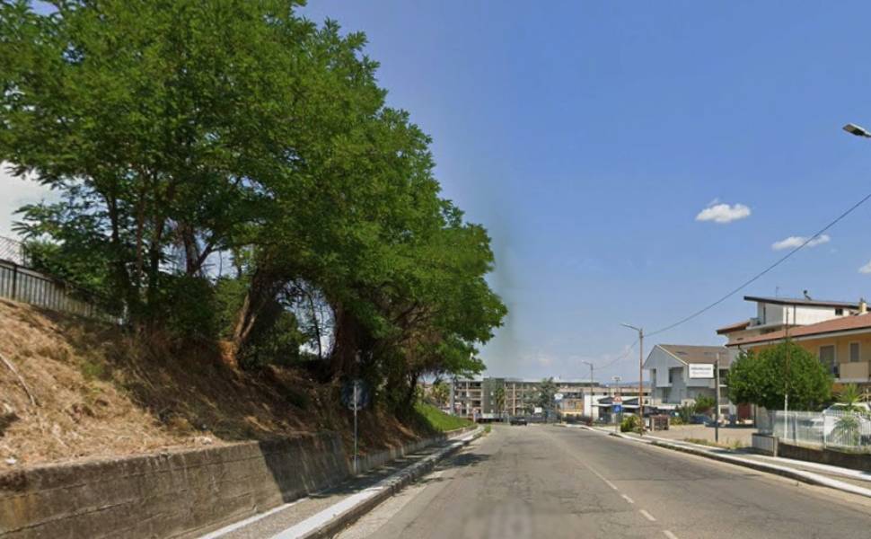 Sicurezza a Montalto Uffugo: cittadini segnalano «di notte, corse folli di auto e moto» 51 Strade montalto generico