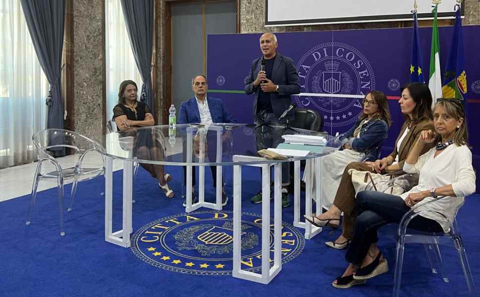 Cosenza, 30 stabilizzazioni. I TIS diventano dipendenti comunali. Caruso: «Uno dei nostri risultati più importanti» 52 TIS stabilizzazione Cosenza