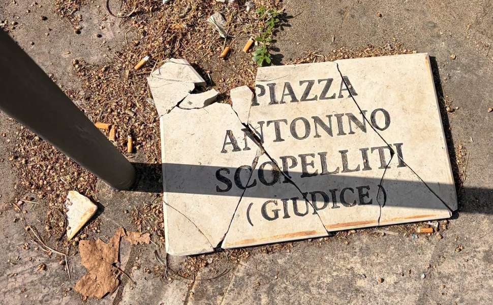 Targa scopelliti polistena danneggiata