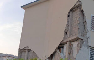 Fortissimo terremoto a Napoli: magnitudo 4.7, la scossa più forte di sempre. Crolli, paura e gente in strada 53 Terremoto Napoli2